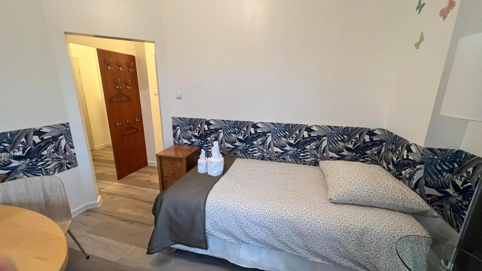 Azyl Hotell Legnica Eksteriør bilde