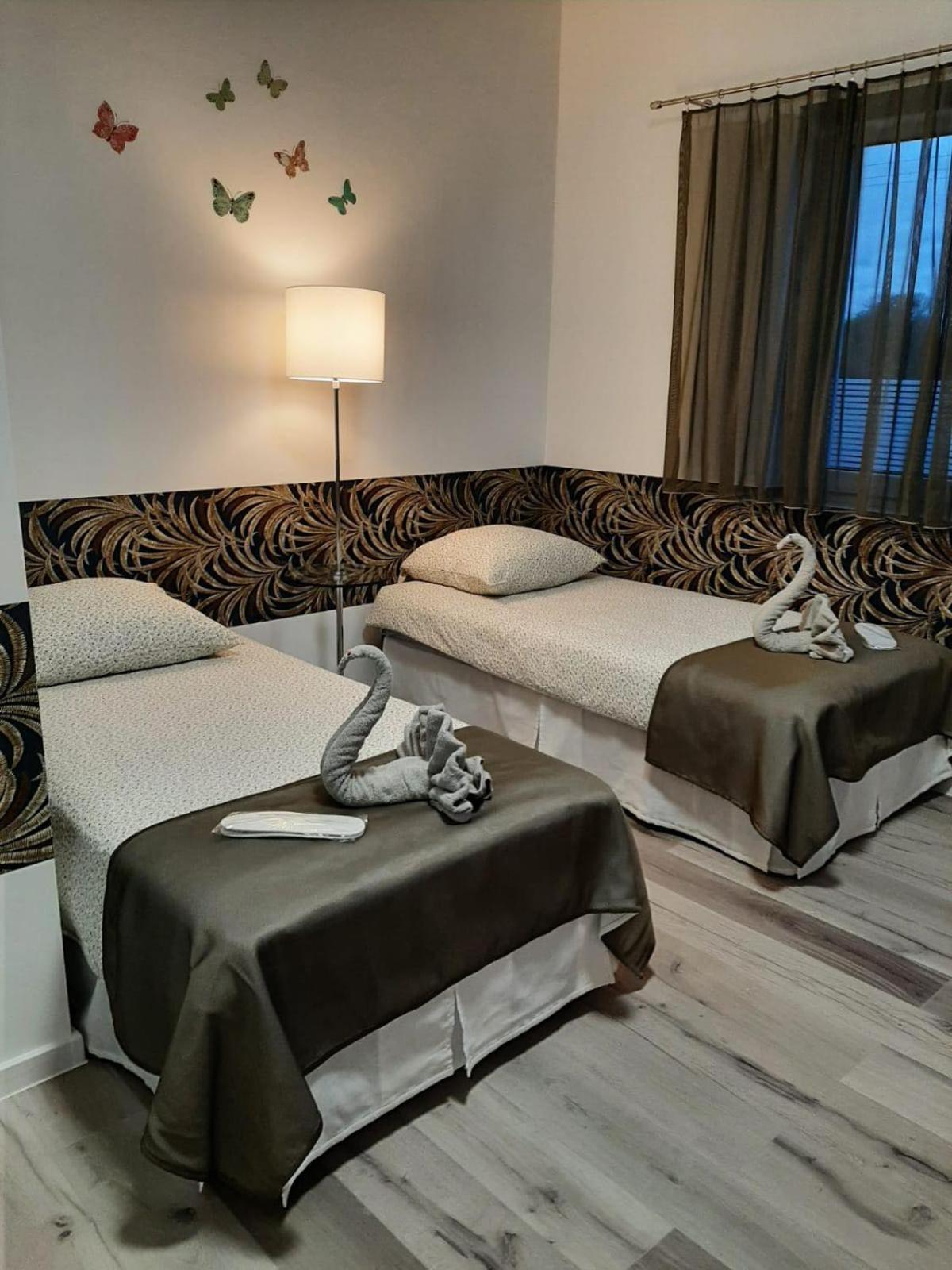 Azyl Hotell Legnica Eksteriør bilde