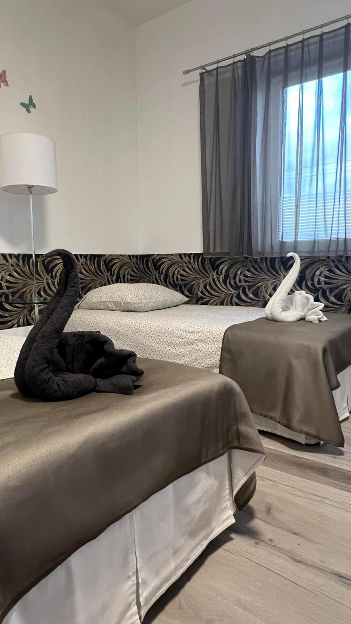 Azyl Hotell Legnica Eksteriør bilde