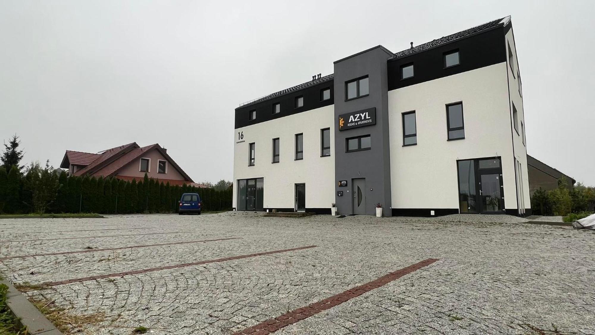 Azyl Hotell Legnica Eksteriør bilde
